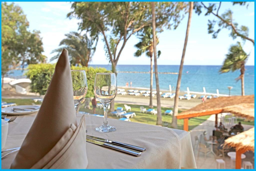 Poseidonia Beach Hotel Limassol Bagian luar foto